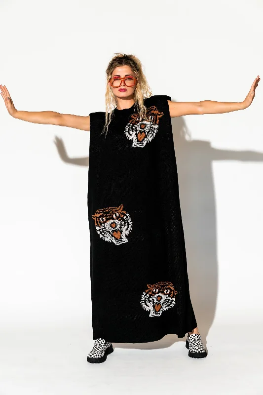 fitted midi dress-Big Reputation Oversized Knit Maxi Dress in Tigress