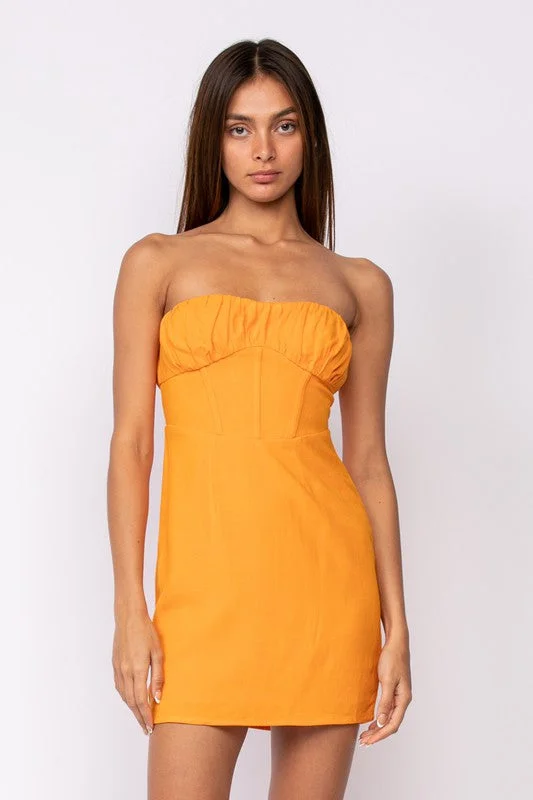 mock neck dress-Strapless Ruched Mini Dress