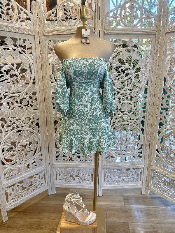 cut-out prom dress-Off Shoulder Leaf Pattern Mini Dress