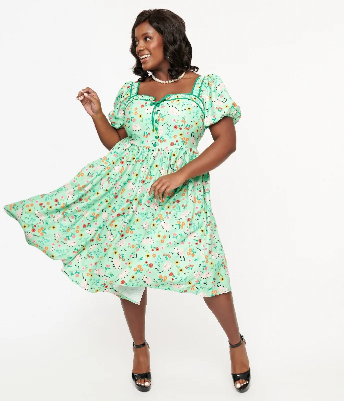 bell sleeve maxi dress-Unique Vintage Plus Size 1940s Green Possum Print Button Front Dress